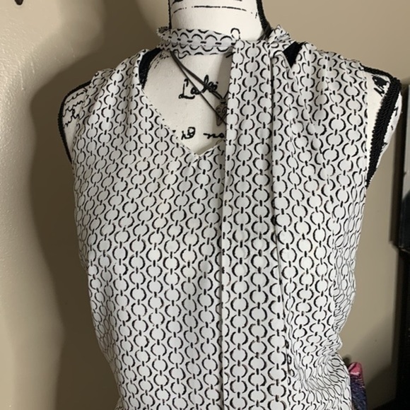 Apt 9 Classy sleeveless work dress top Like new size small - Picture 4 of 6